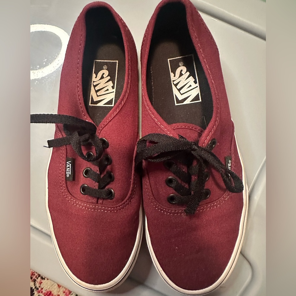 Vans - Picture 3 of 8